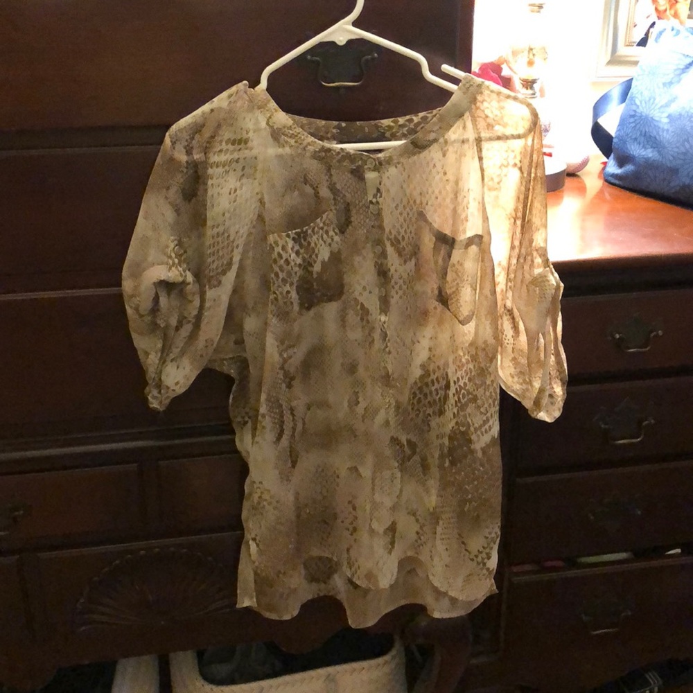 Express short sleeve shirt.